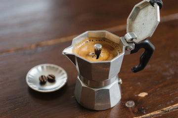 Moka Pot Mastery:How to Avoid Burnt Coffee and Achieve Espresso-Like Crema at Home